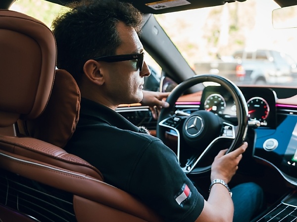 Mercedes-Maybach Likes Fan’s First Drive Photos Of The New V12 Mercedes-Maybach S-Class - autojosh 
