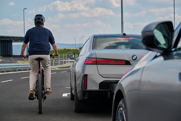 BMW Expands iX3 Safety Feature That Delays Door Opening To Prevent ‘Dooring’ Accidents - autojosh 