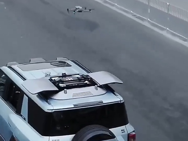 Bird’s-Eye View: BYD Leopard 8 Driver Deploys Roof-Mounted Drone To Check Traffic Ahead - autojosh