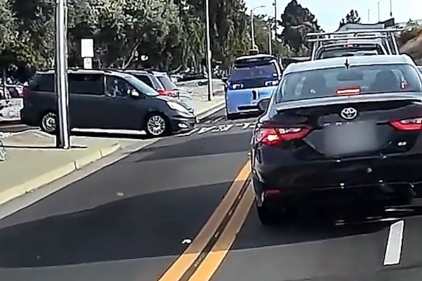 Moment Car Crashes Into Waymo Driverless Car As Online Users Blame Human Driver - autojosh 