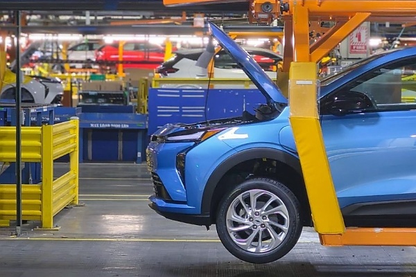 GM Uses 350 Chevy Bolts To Form Giant American Flag, Spell “USA” For America’s 250th Birthday - autojosh 