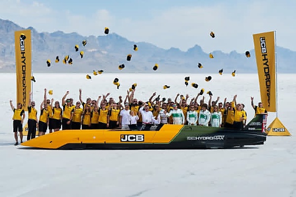Tractor Maker’s JCB Hydromax Sets New 406-mph World Land Speed Record For A Hydrogen-powered Vehicle - autojosh