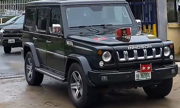 Innoson G80 SUV Steals The Show As Nigerian Army Garrison Commander Visits FCT Police - autojosh