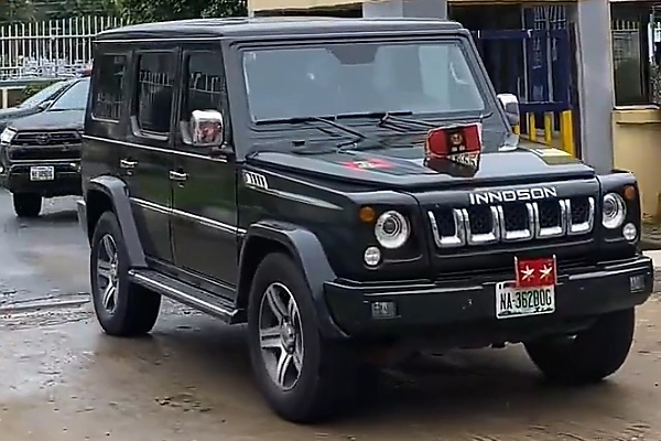 Innoson G80 SUV Steals The Show As Nigerian Army Garrison Commander Visits FCT Police - autojosh