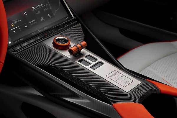 Photos : Aston Martin Valen - autojosh