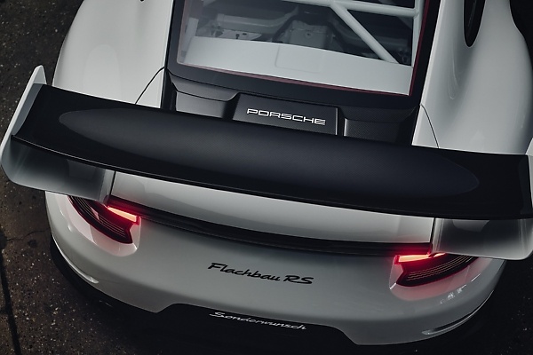 Porsche’s New 1-of-1 911 GT2 RS Flachbau RS Pays Homage to ‘Moby Dick’ - autojosh