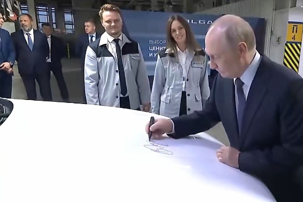 Putin Test-Drives Chinese-Designed Volga K50 Built At Former Volkswagen Plant - autojosh 