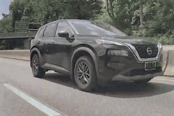 Runaway Tyre Crushes Nissan Rogue’s Front End In Shocking Highway Smash - autojosh