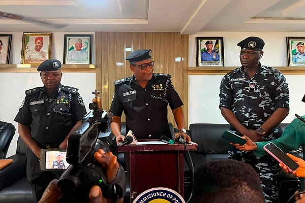 Tinted-Glass Permit: Anambra Police Commend Officers Who Rejected ₦200,000 Bribe From Motorist - autojosh
