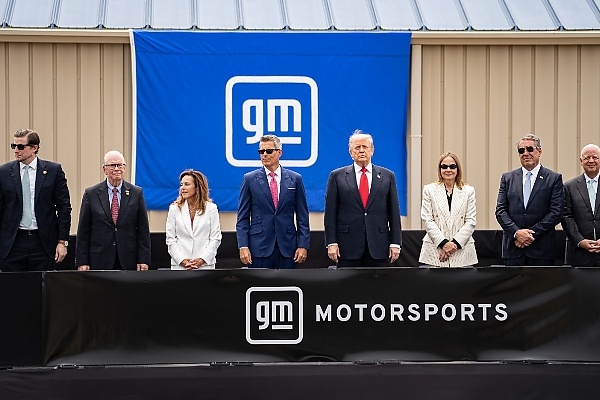 Made in America: Trump’s White House Orders 250 Brand-New Cadillac Escalade Luxury SUVs - autojosh 