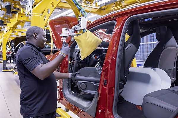 Mercedes-Benz Starts Production Of 657-km Range 2027 GLA Electric SUV