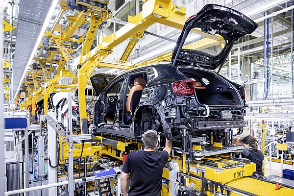 Mercedes-Benz Starts Production Of 657-km Range 2027 GLA Electric SUV