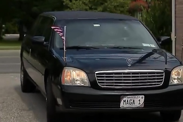 Police Impound Fake Armored ‘Beast’ Limo After Trump Look-alike’s Motorcade Stunt Violates Law - autojosh 