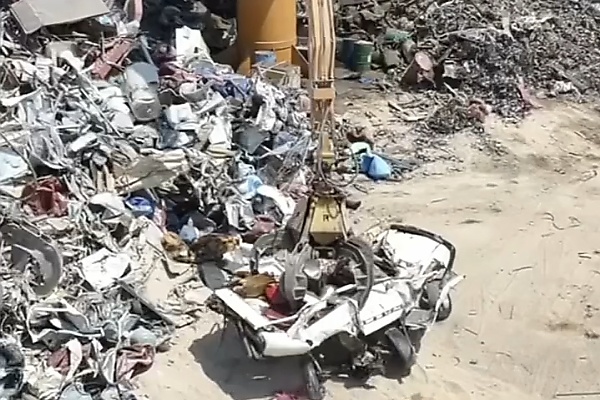 Kuwait Arrests Driver For Reckless Stunts, Forces Him To Watch His Car Get Crushed, Flattened Into Scrap Metal - autojosh