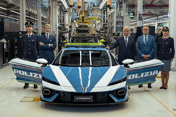 Lamborghini Unveils 920-HP Temerario Polizia Supercar For Italian Police - autojosh