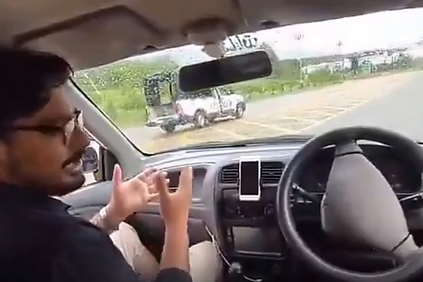 Pakistan’s “Driverless” Car Crashes Into Police Van After Internet Connection Fails – AUTOJOSH  AUTOJOSH