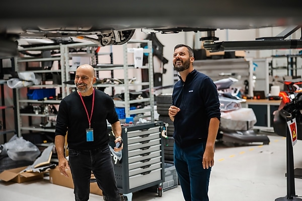 Uber CEO Tests Driverless Verne Robotaxi Ahead Of Steering-Wheel-Free Global Rollout