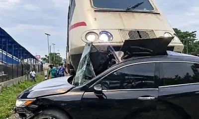 55-Year-Old Driver Escapes Unhurt As Red Line Train Hits Honda Accord At PWD Railway Line In Lagos