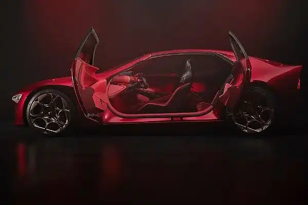 Alfa Romeo Cuorerosso Concept Debuts With 2+2 Coupé Design, 2.9L V6 Full-Hybrid Powertrain
