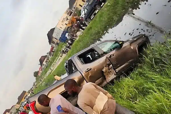 Man Flees With Stolen Tundra During Test-Drive, Crashes Into Lagos Canal After Damaging Dozens Of Vehicles