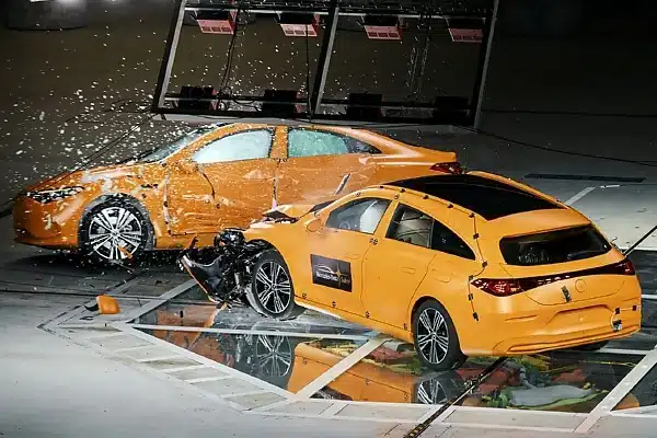 Mercedes-Benz Proves CLA’s Safety By Crashing Hybrid Variant Into The Side Of Electric Model At 56 km/h
