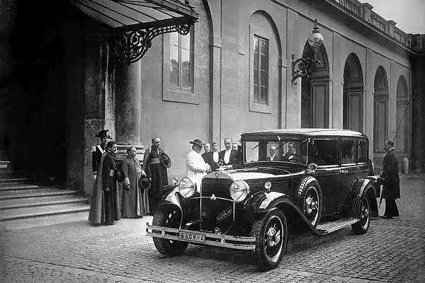 Mercedes-Benz Opens Vatican Exhibition Featuring 8 Historic Popemobiles Since 1930