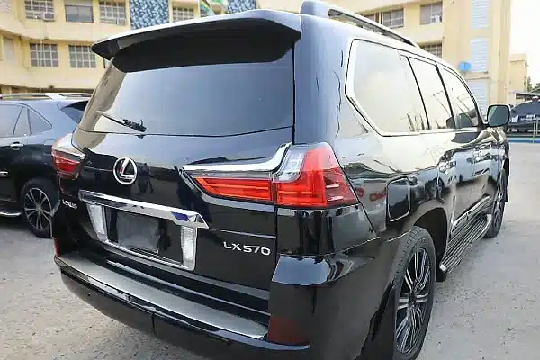 FCT Police Arrest Motorist, Intercept Lexus LX570 SUV With Forged “Presidency” Number Plate